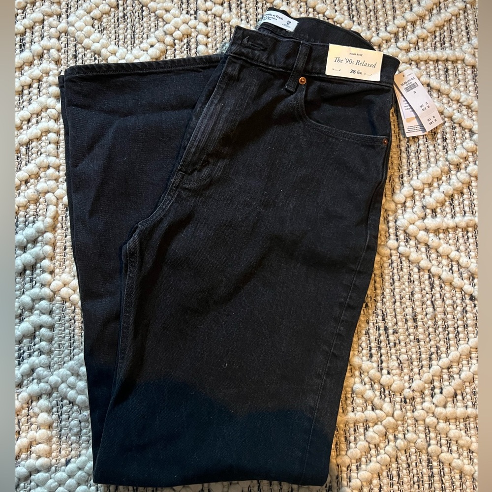 Abercrombie High Rise 90’s Relaxed Jean 28R Black